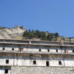Forte di Fenestrelle - fragment fortecy widziany z dołu