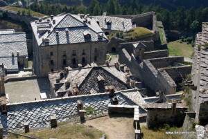 Forte di Fenestrelle - widok na budynek Padiglione degli Ufficiali