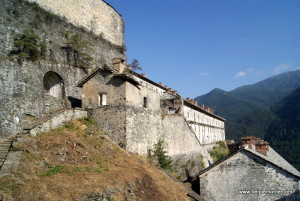 Forte di Fenestrelle - napotkane po drodze budynki